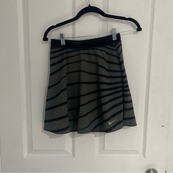 Nike Dri Fit Printed Tennis Skort Womens Size Small - Picture 1 of 6
